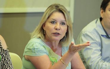 Selma Arruda