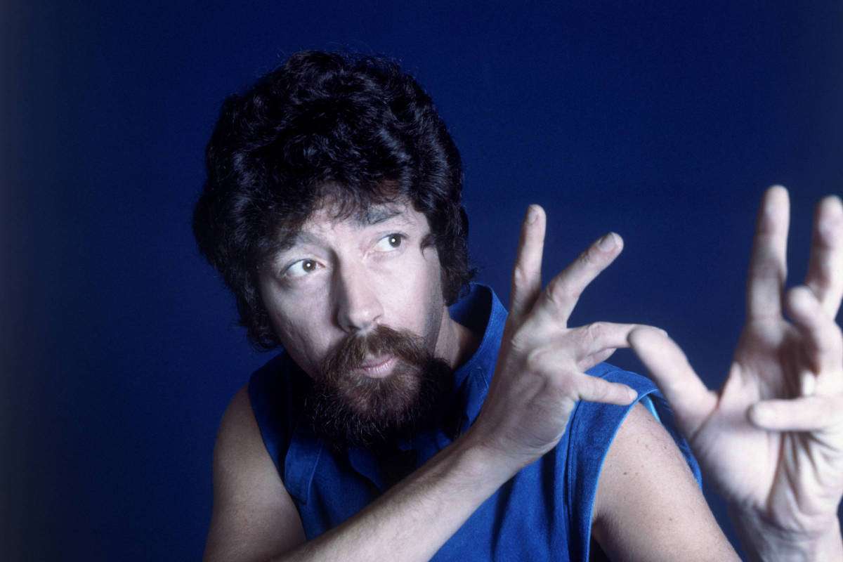 Biografia de Kika Seixas revela o Raul mito engolindo o homem - Vimarsana News