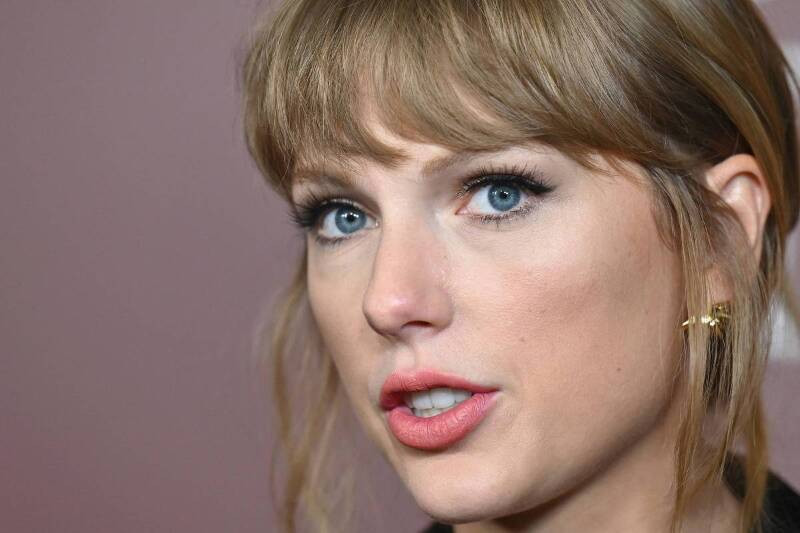Taylor Swift lança Taylor Swift lança