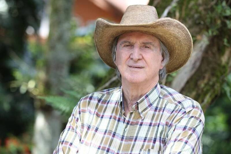 Sérgio Reis celebra 85 anos em festa, diz que parou de beber e que Moraes nunca devolveu seu celular | Diario de Cuiabá
