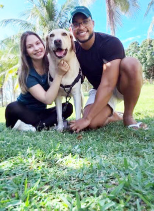 Let&iacute;cia e namorado