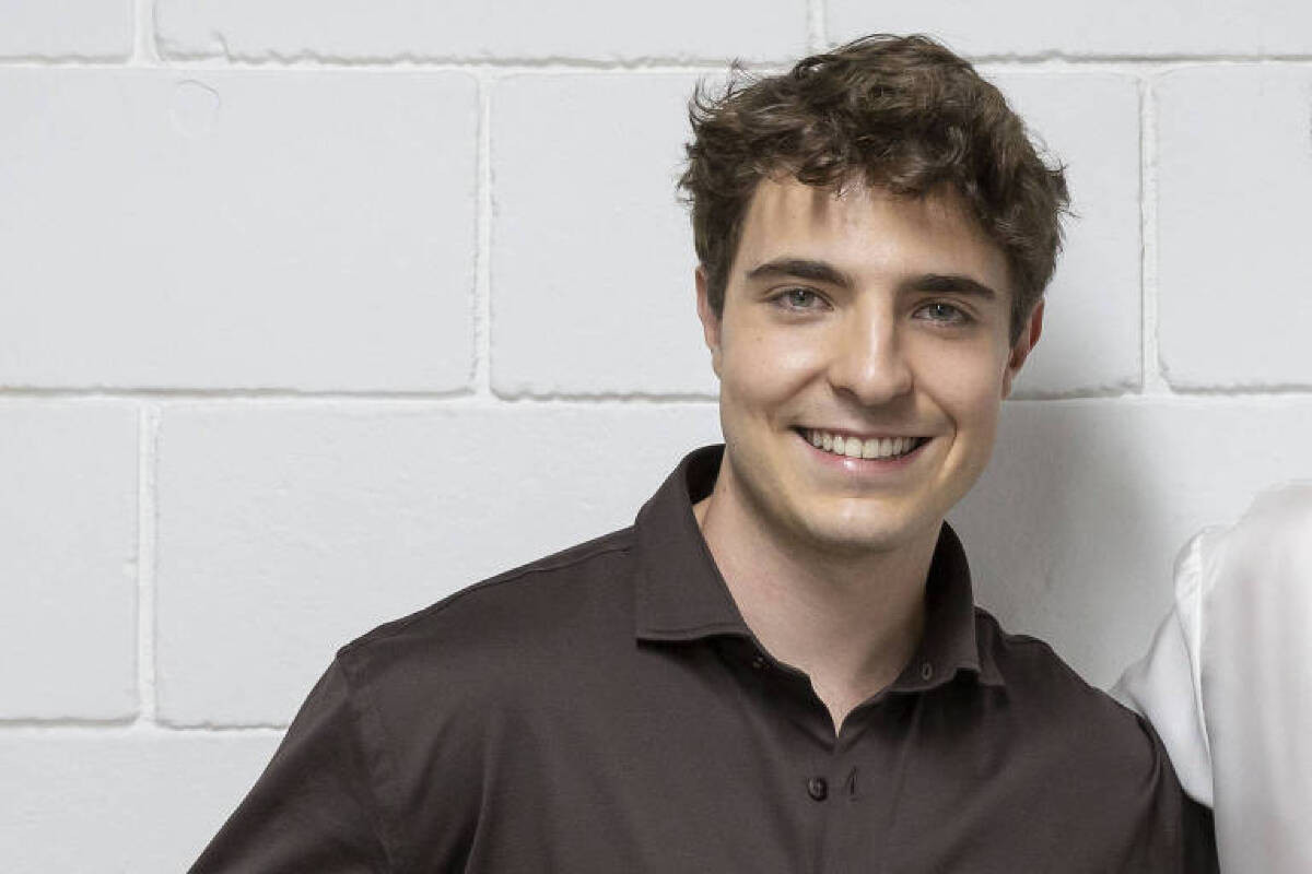 Filho de Gugu estreia na Record com sonho de seguir passos do pai :  Abro mão de muita coisa  