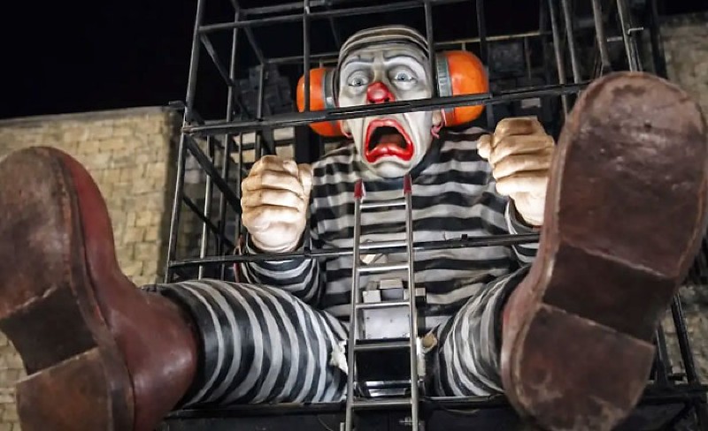 Escola homenageia Lula e leva palhaço Bozo para Carnaval no ...