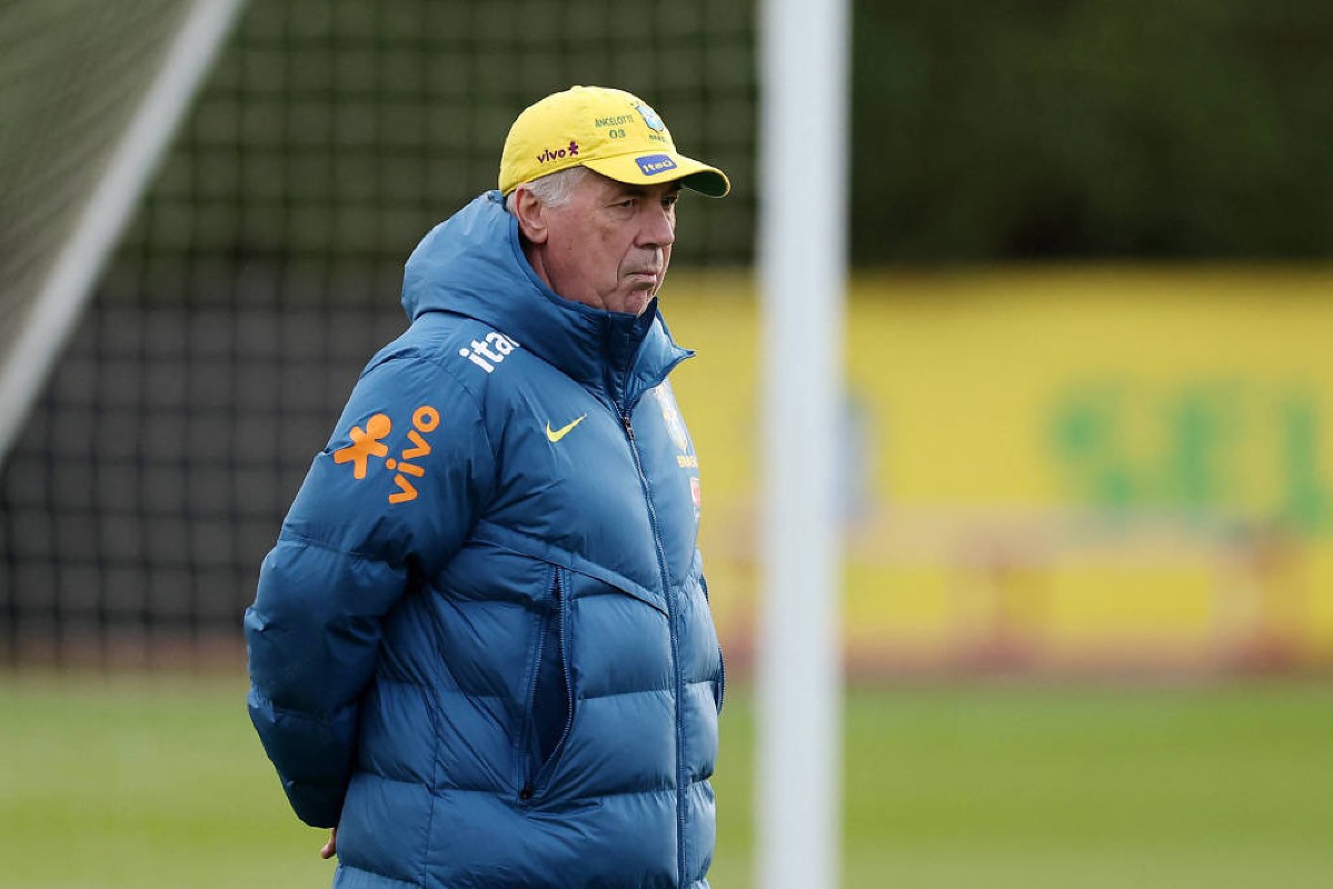 Ancelotti faz novos testes na seleção brasileira e coloca Ibañez na lateral-direita