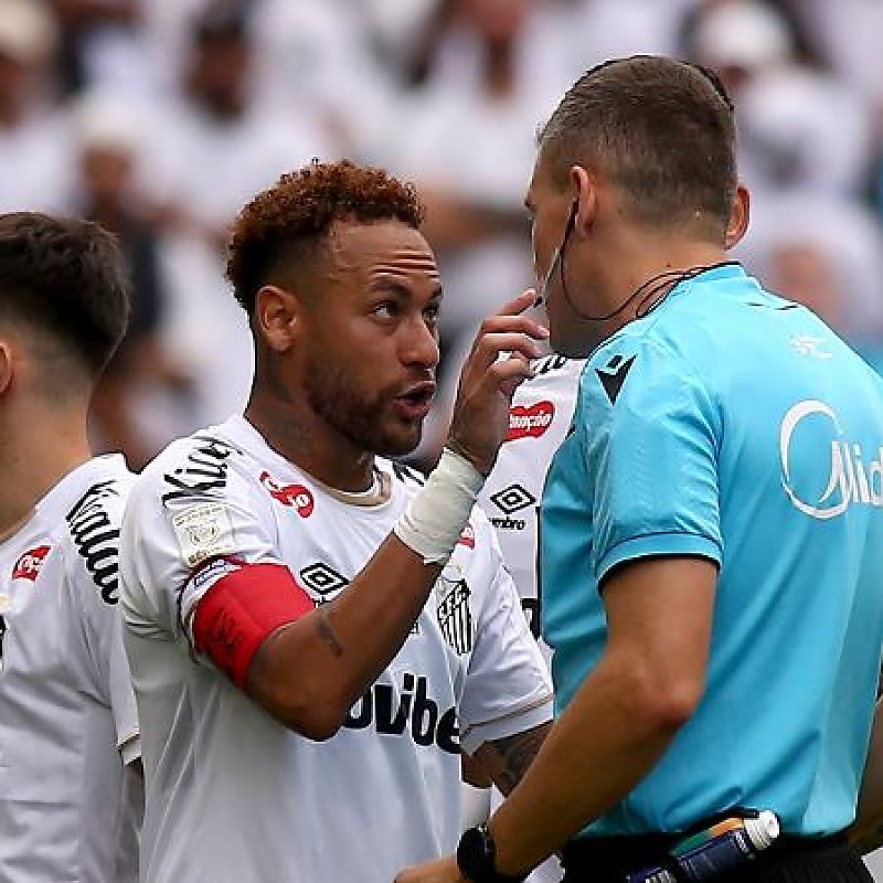 Neymar tem atuação discreta e vê Santos ser atropelado pelo Coritiba antes  de convocação | Diario de Cuiabá