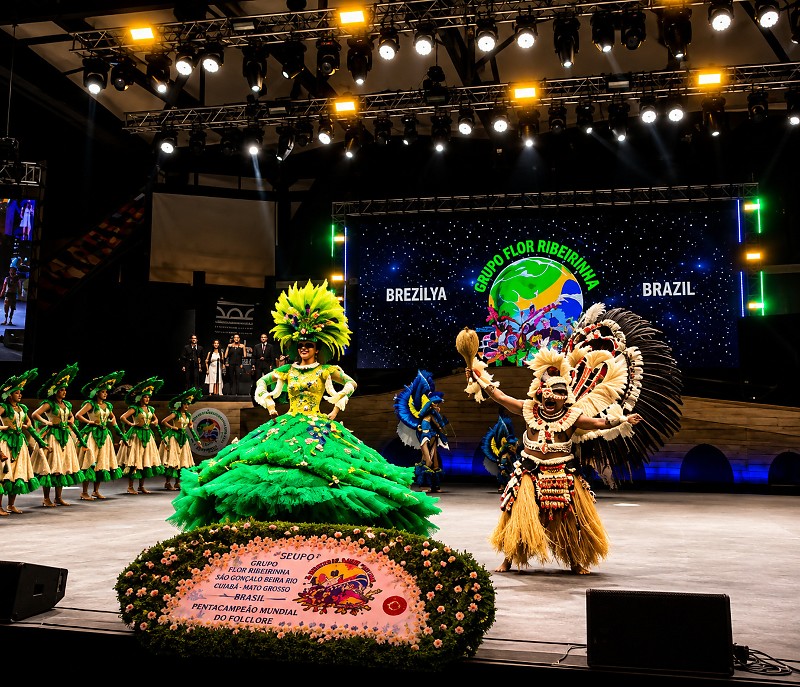 Apresentação da Flor Ribeirinha em Istanbul, na Turquia