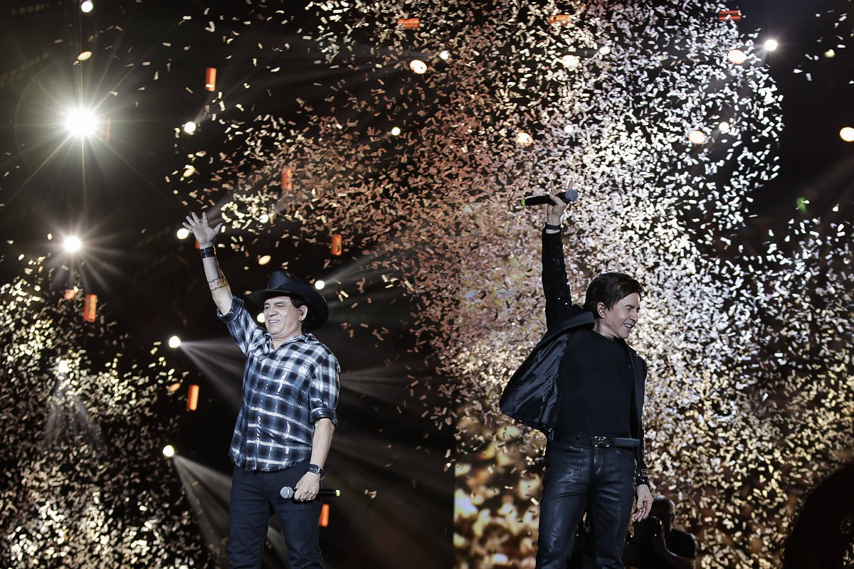 chit-ozinho-xoror-e-zez-di-camargo-luciano-cantam-em-festival