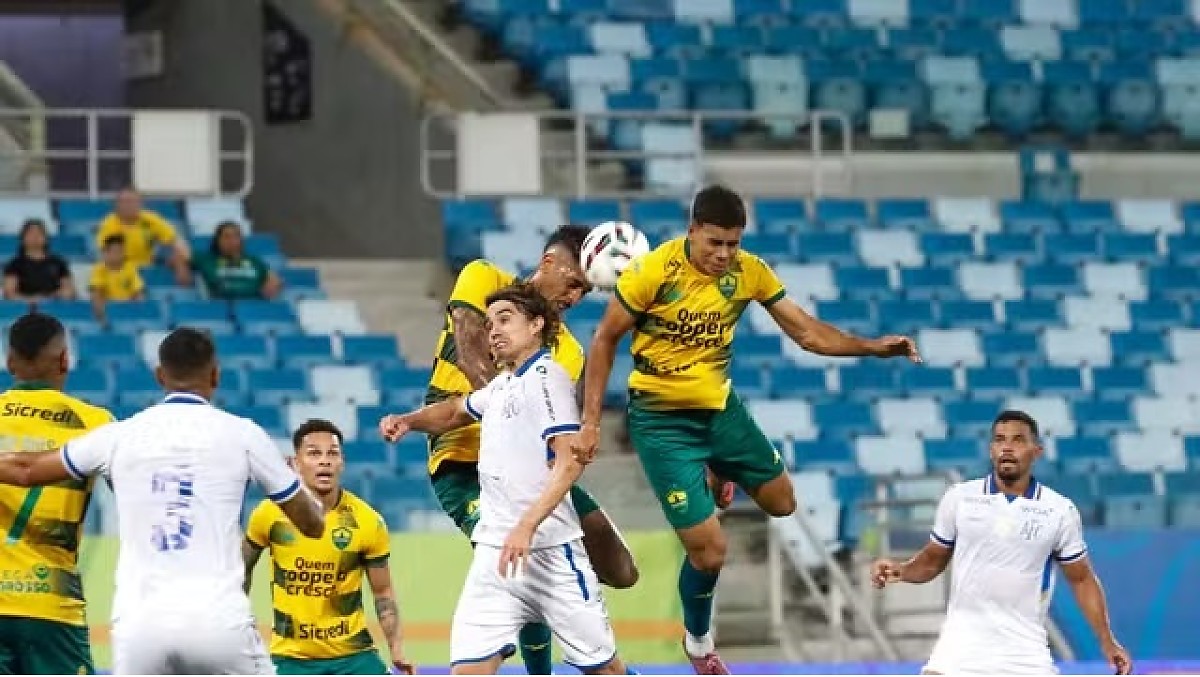 Cuiabá acumula três derrotas e vê acesso escapar na Série B