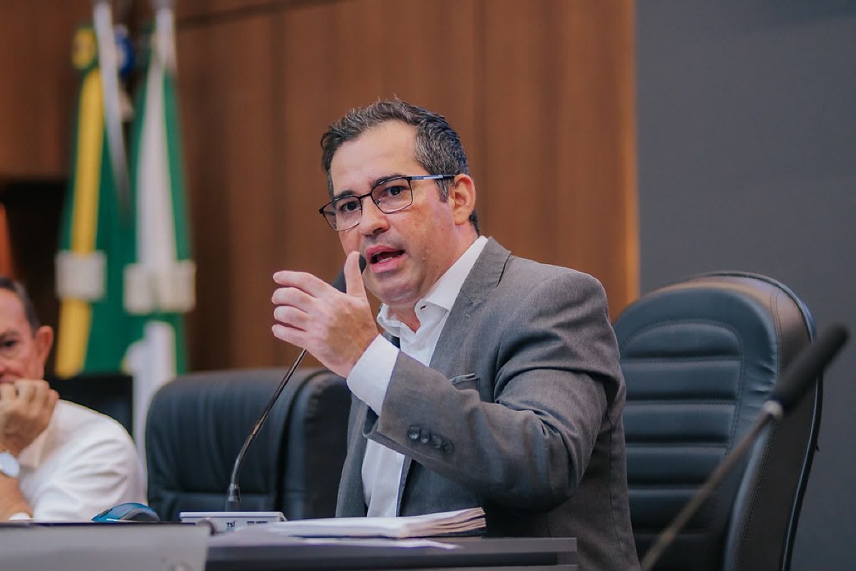 Câmara de Cuiabá aprova uso de receita particular para remédios do SUS