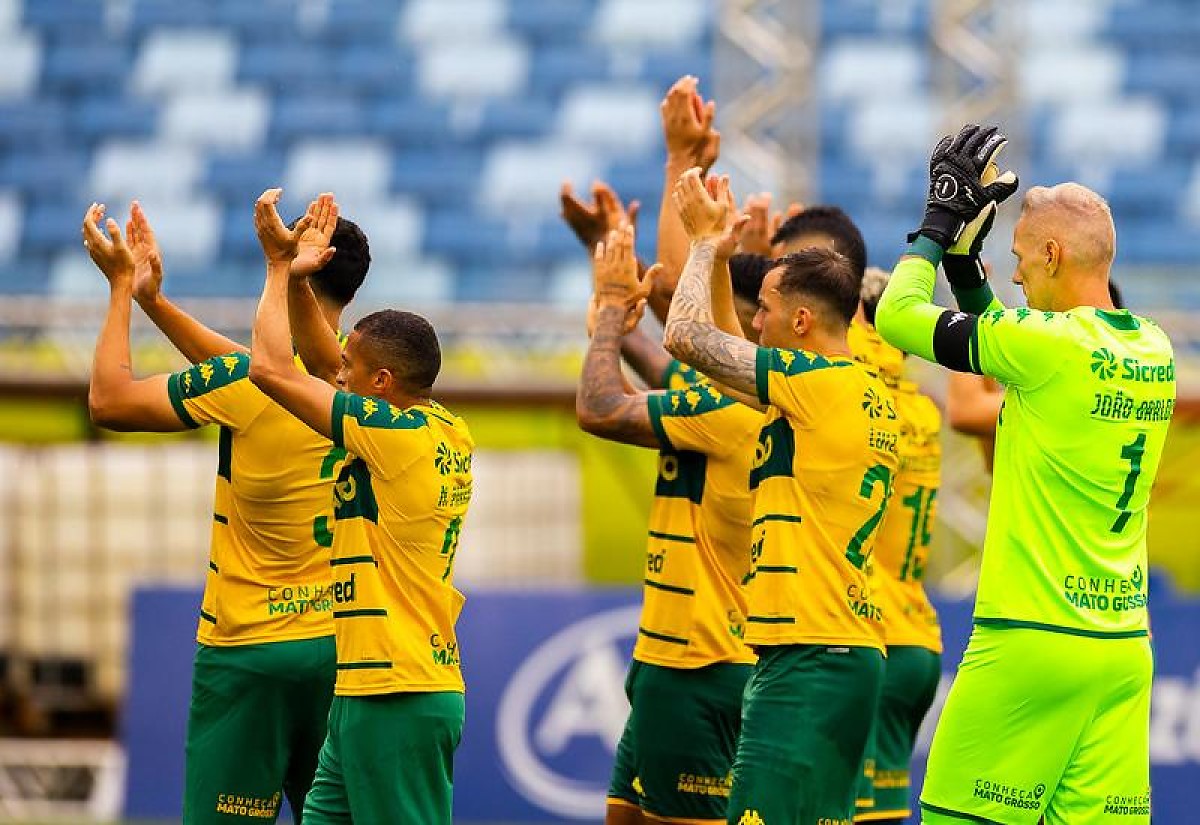 Cuiabá disputa chances de acesso contra América-MG em Belo Horizonte